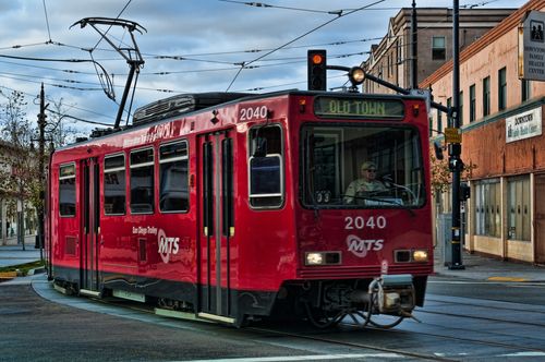 Trolly 2011.04.10 06 38 21 AM _CAS0242